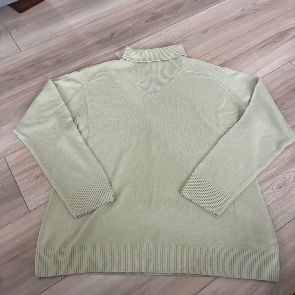 BENTLEY vintage Womens XL Turtleneck‎ Sweater Light Green Acrylic Knit Pullover
